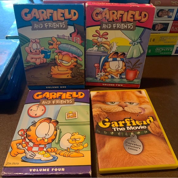 Garfield and Friends - Volume 1 , 2 & 4 plus Garfield The Movie. - Picture 1 of 9
